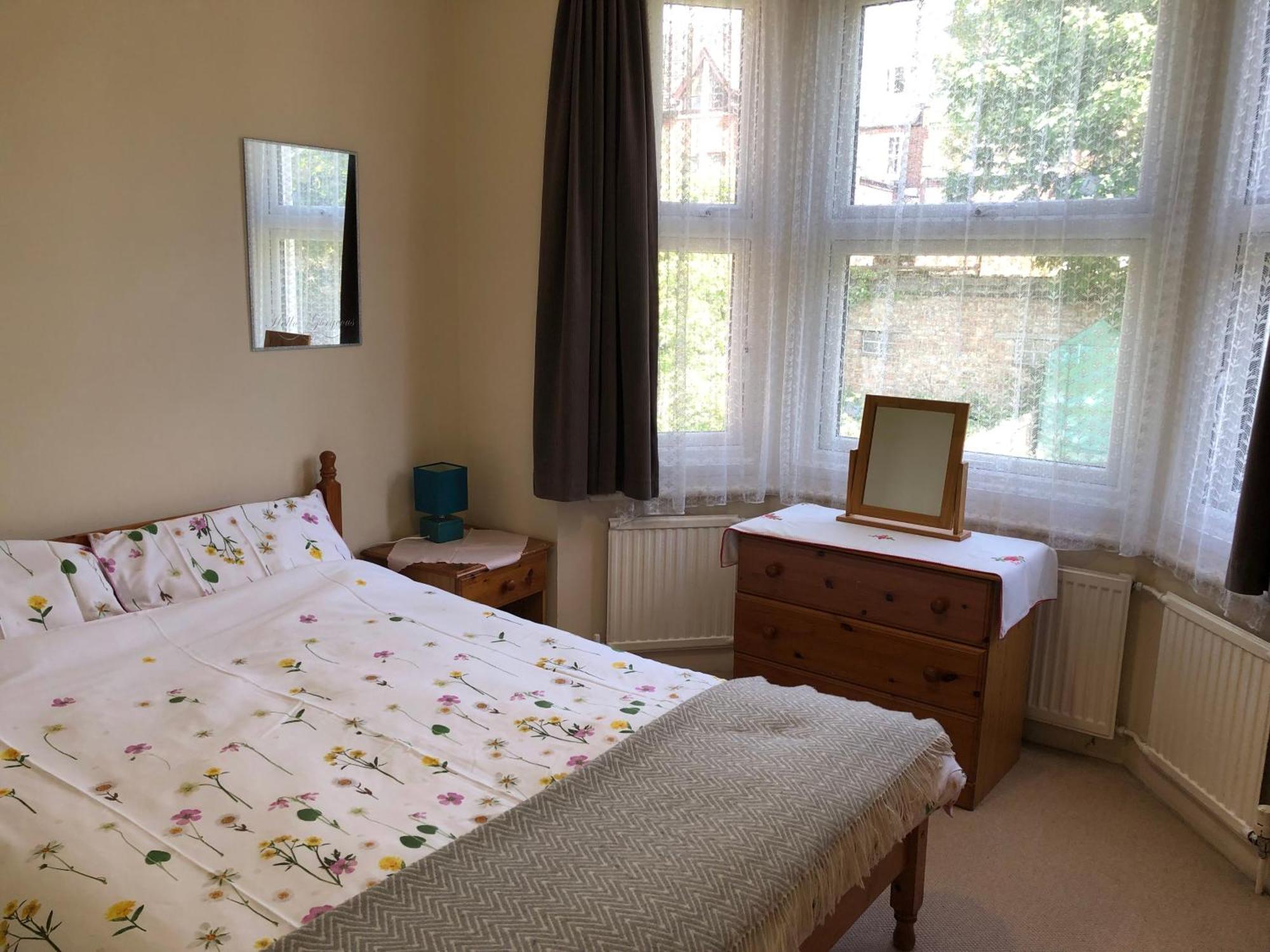 Spacious West London 2 Bedroom Apartment Esterno foto